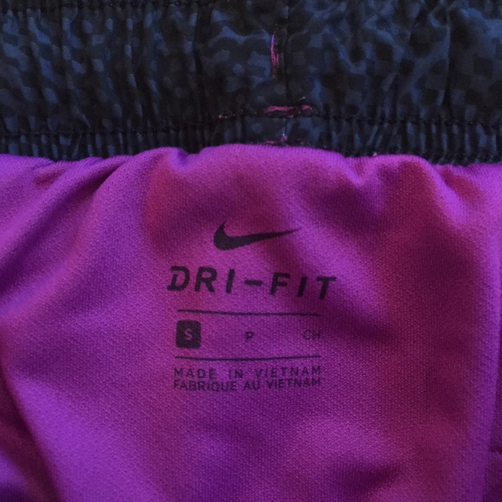 Women’s Nike Running Shorts - Picture 3 of 3